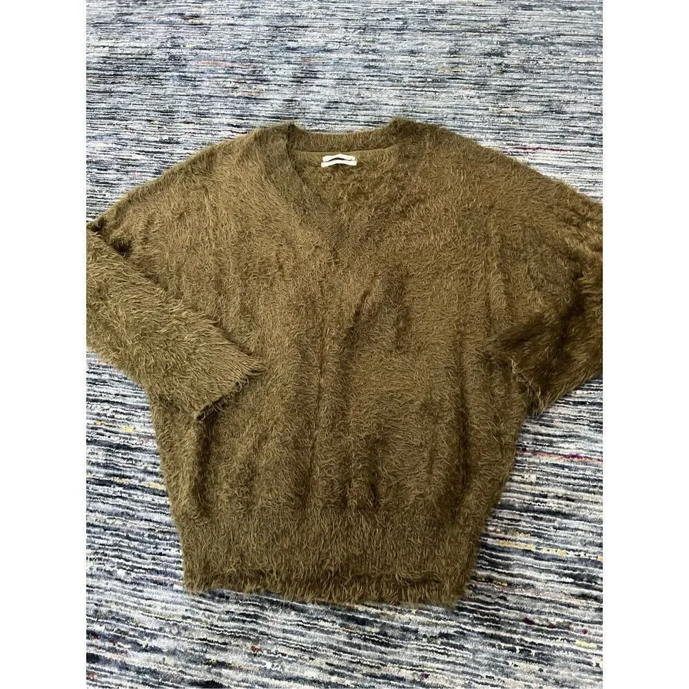 Urban Outfitters olive green v neck fuzzy sweater size S